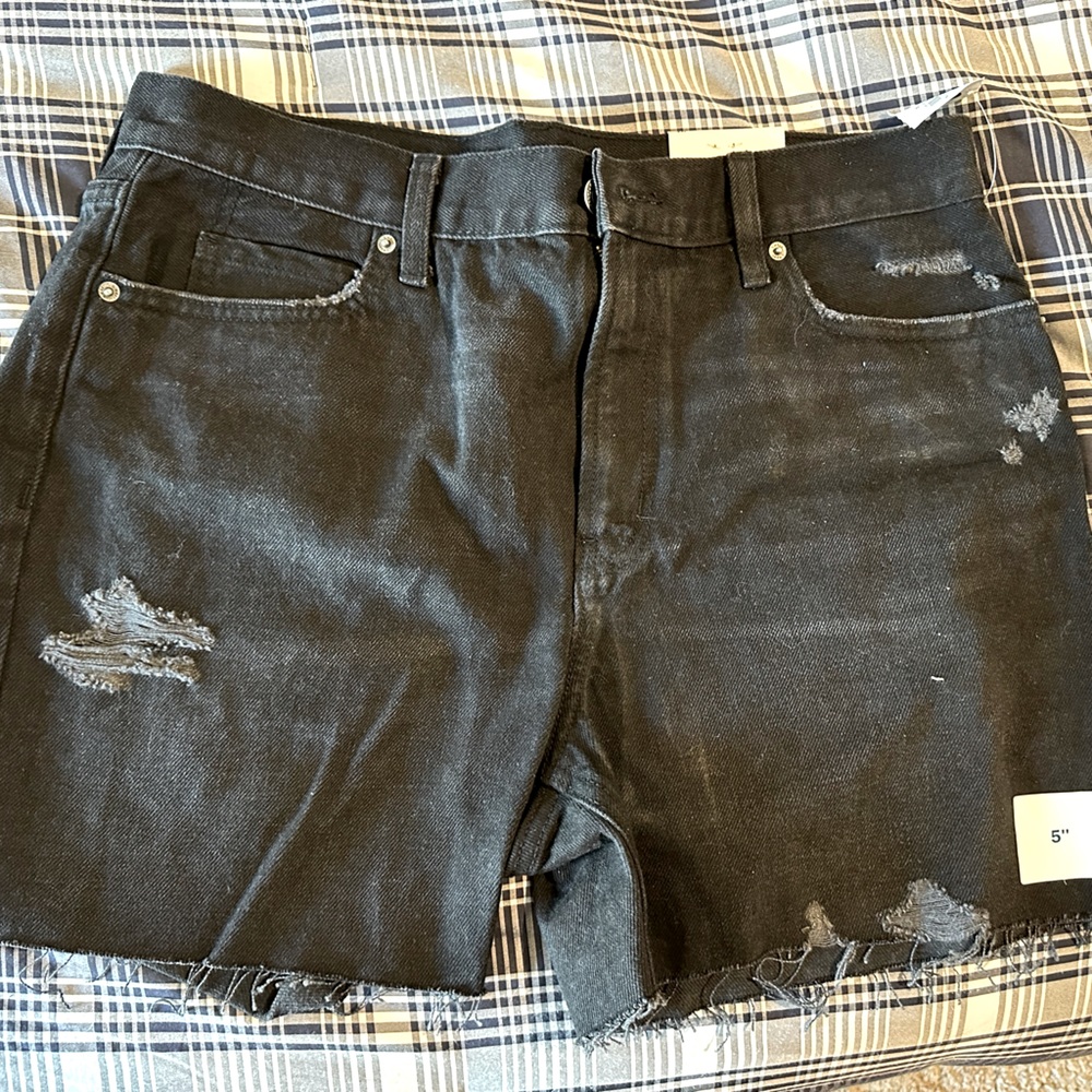 Old Navy 5” inseam shorts NWT
